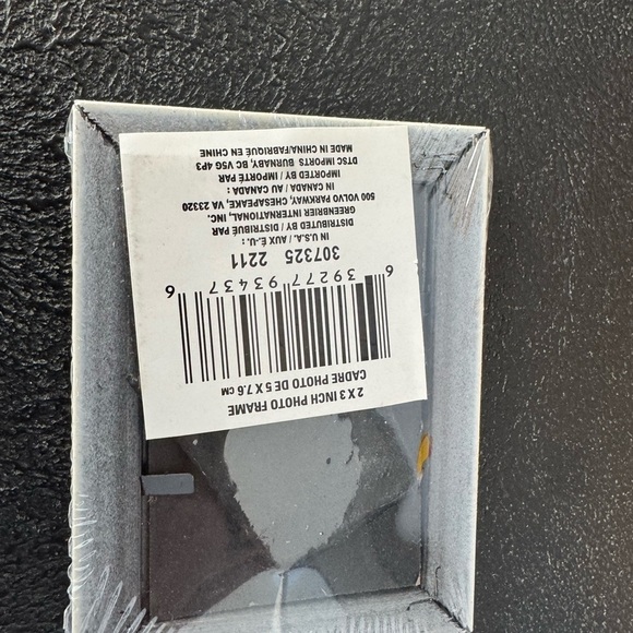 Elegant White Baggage Tag for the Newlywed! Mr. & Mrs. - Picture 2 of 4